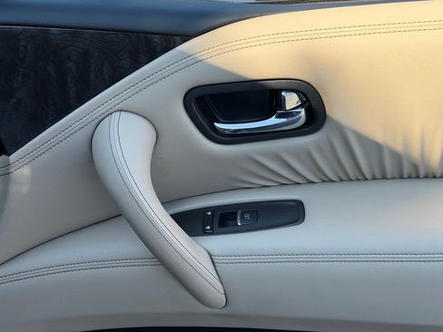Used 2022 Nissan Armada Platinum w/ Captain's Chairs Package RWD image 38
