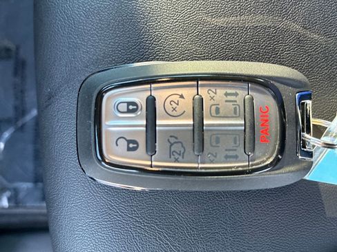 New 2026 Chrysler Pacifica Select FWD image 28