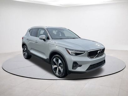 Used 2025 Volvo XC40 B5 Plus