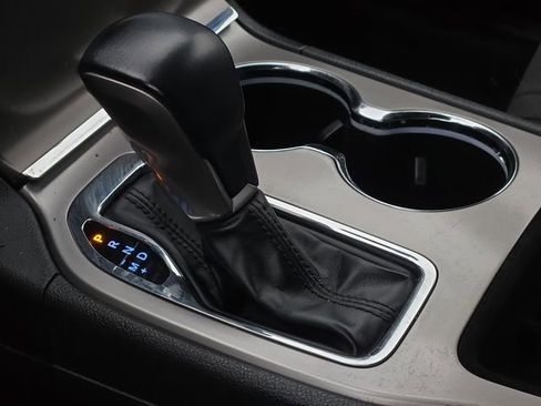 Used 2021 Jeep Grand Cherokee Laredo w/ Security & Convenience Group image 23