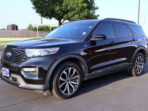 Certified 2022 Ford Explorer ST-Line w/ Class IV Trailer Tow Package RWD image 11