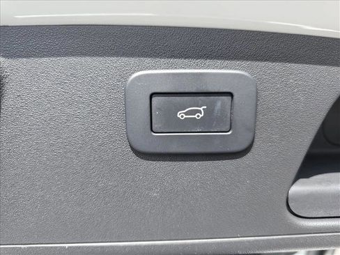 Used 2024 Jaguar E-PACE R-Dynamic SE AWD/4WD image 13