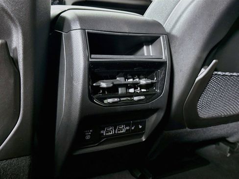 Used 2023 Jeep Grand Cherokee Limited w/ Luxury Tech Group II AWD/4WD image 18
