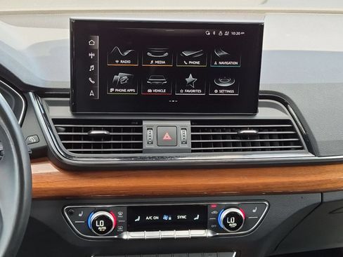 Used 2023 Audi Q5 2.0T Premium Plus w/ Premium Plus Package AWD/4WD image 18