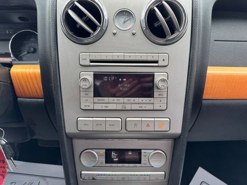 Used 2009 Lincoln MKZ image 22