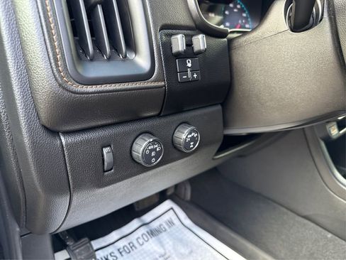 Used 2022 GMC Canyon AT4 image 37