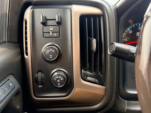 Used 2018 GMC Sierra 1500 Denali AWD/4WD image 30