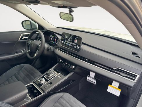 Used 2025 Mitsubishi Outlander SE AWD/4WD image 15