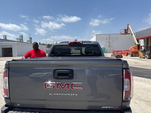 Used 2022 GMC Canyon AT4 w/ Trailering Package AWD/4WD image 4
