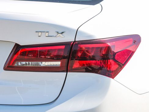 Used 2016 Acura TLX Tech image 10