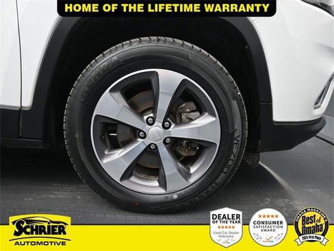 Used 2019 Jeep Cherokee Limited image 46