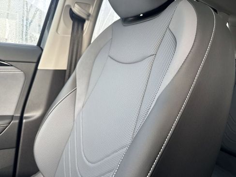 New 2026 Volkswagen Tiguan SE AWD/4WD image 38
