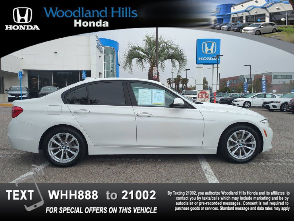 Used 2018 BMW 320i Sedan RWD image 4