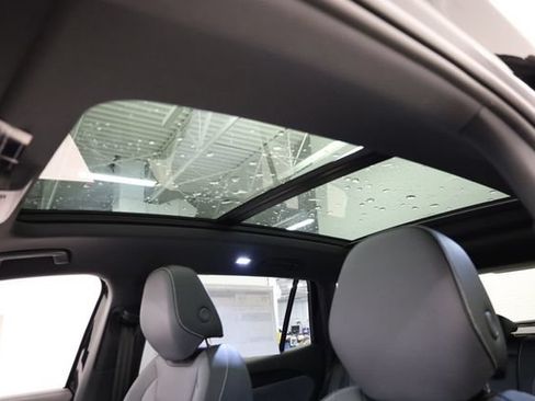New 2026 Volkswagen Tiguan SE R-Line AWD/4WD image 30