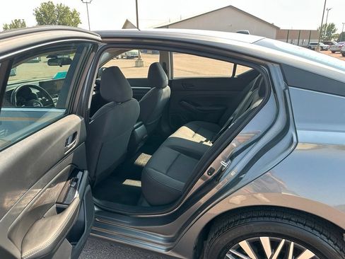 Used 2023 Nissan Altima 2.5 SV w/ SV Premium Package AWD/4WD image 20