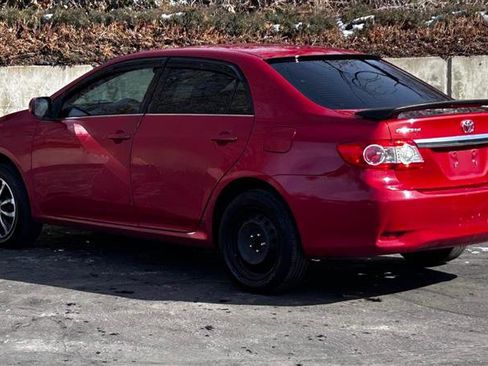 Used 2013 Toyota Corolla LE image 3