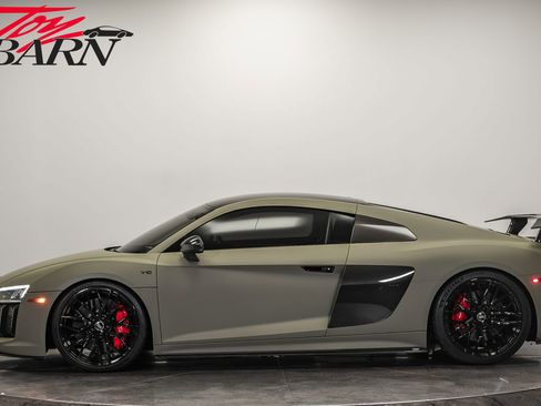 Used 2017 Audi R8 V10 plus image 2