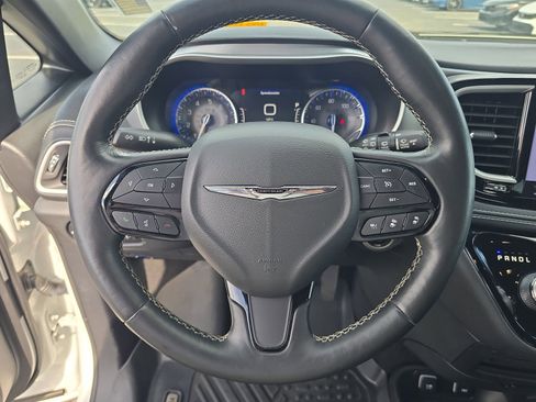 Used 2021 Chrysler Pacifica Touring w/ S Appearance Package image 24