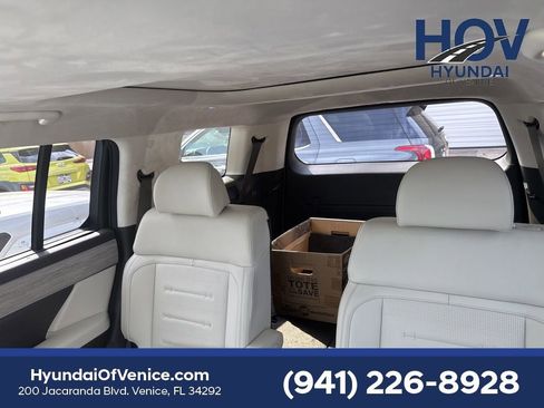 Used 2025 Hyundai Santa Fe Calligraphy image 13