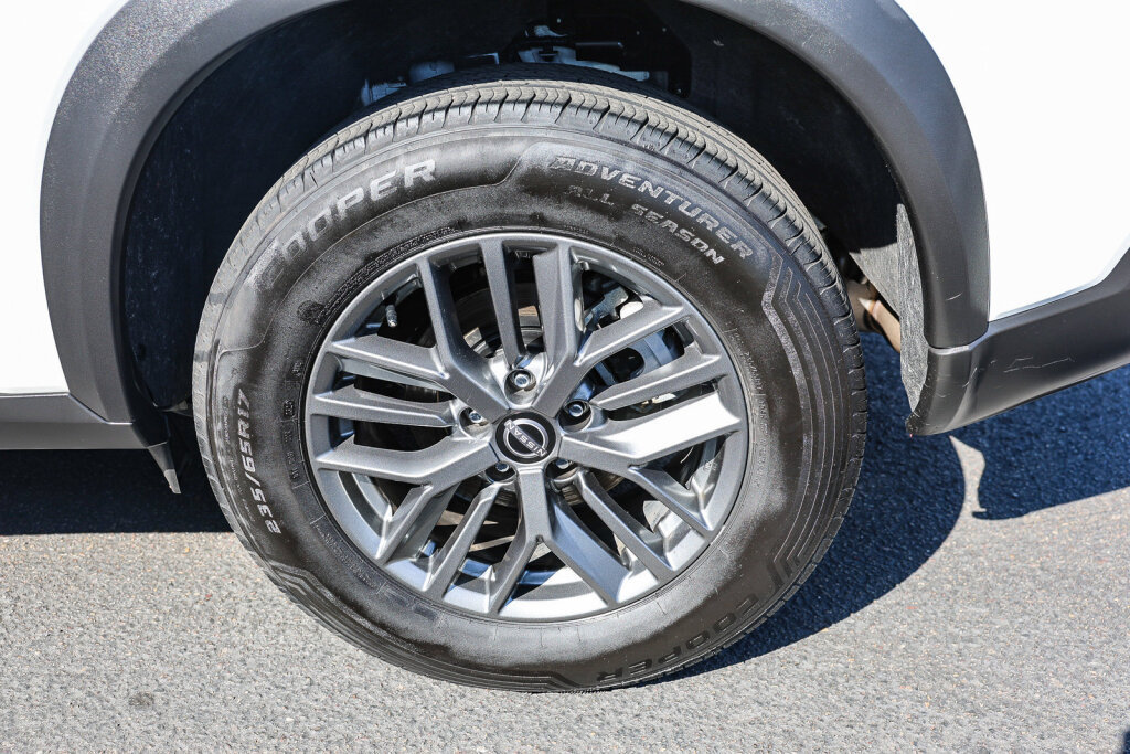 Used 2023 Nissan Rogue S FWD image 27