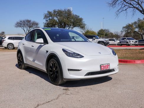 Used 2023 Tesla Model Y Long Range image 6