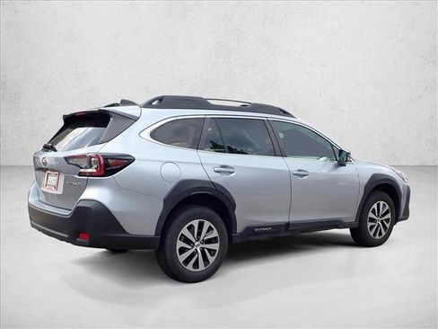 Used 2024 Subaru Outback Premium AWD/4WD image 4