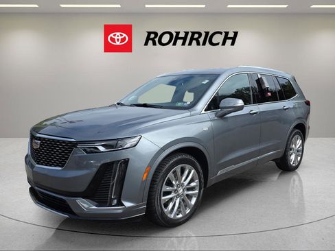 Used 2022 Cadillac XT6 Premium Luxury image 1