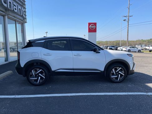 Certified 2025 Nissan Kicks SV w/ SV Premium Package FWD image 23