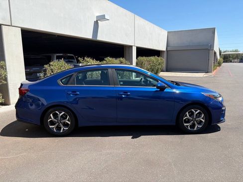 Used 2019 Kia Forte LXS FWD image 3