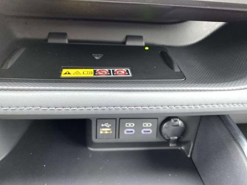 New 2026 Toyota Highlander Platinum image 11