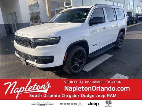 Used 2023 Jeep Wagoneer Series II image 1