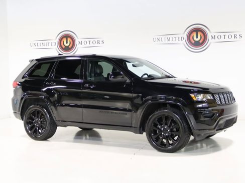 Used 2019 Jeep Grand Cherokee Altitude image 9