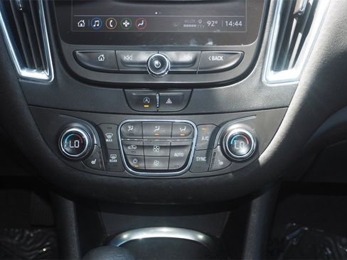 Used 2021 Chevrolet Malibu LT image 25