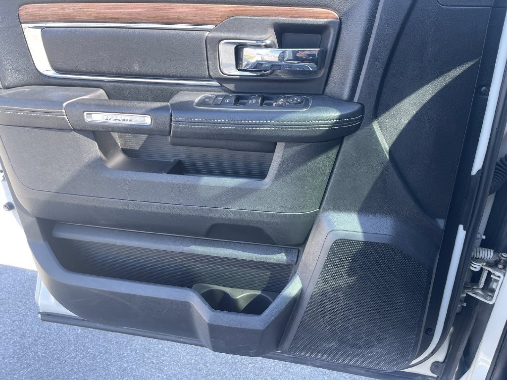 Used 2018 RAM 1500 Laramie w/ Convenience Group AWD/4WD image 33
