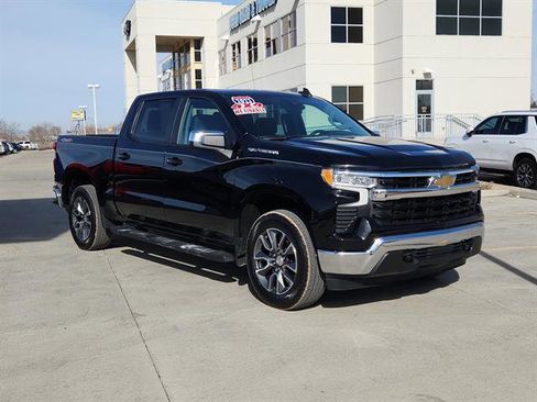 Used 2023 Chevrolet Silverado 1500 LT image 1