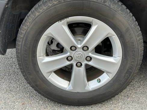 Used 2013 Toyota RAV4 XLE AWD/4WD image 14