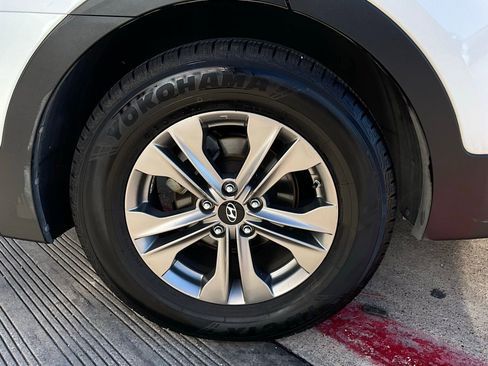 Used 2016 Hyundai Santa Fe Sport image 9