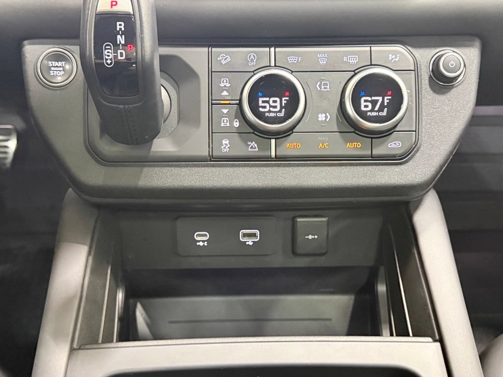 Used 2023 Land Rover Defender 110 V8 AWD/4WD image 35
