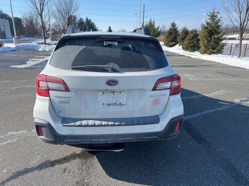 Used 2018 Subaru Outback 2.5i Premium image 5