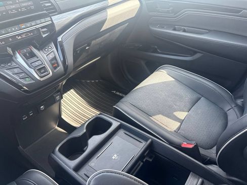 Used 2025 Honda Odyssey Elite image 25