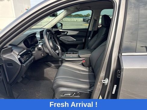 Used 2025 Acura MDX FWD image 2