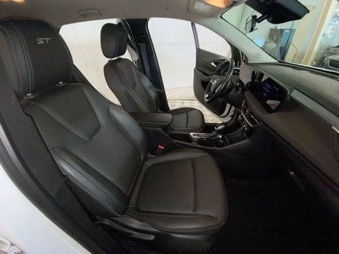 Used 2024 Buick Encore GX Sport Touring AWD/4WD image 41
