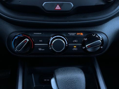 Used 2025 Kia Soul LX w/ LX Technology Package image 25