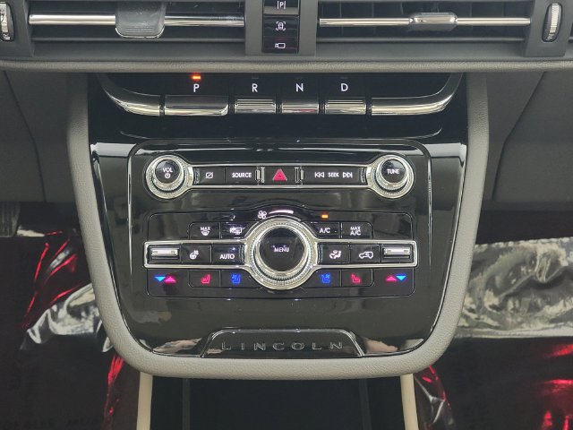 Used 2021 Lincoln Corsair AWD image 23
