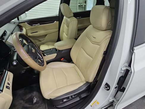 Used 2019 Cadillac XT5 Premium Luxury FWD image 27