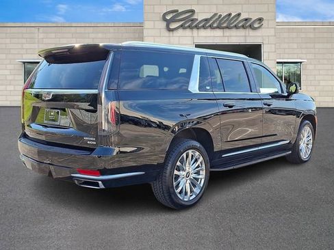 Used 2023 Cadillac Escalade ESV Premium Luxury image 7