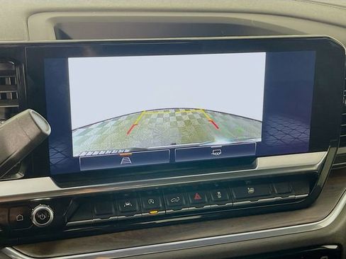 Used 2024 GMC Sierra 1500 SLT image 15