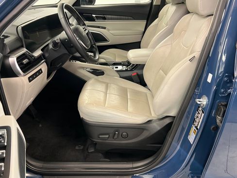 Used 2023 Kia Telluride EX image 18
