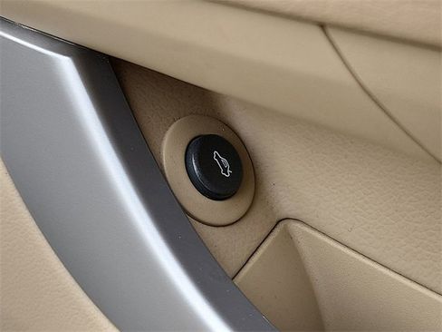 Used 2011 Cadillac CTS Premium image 26