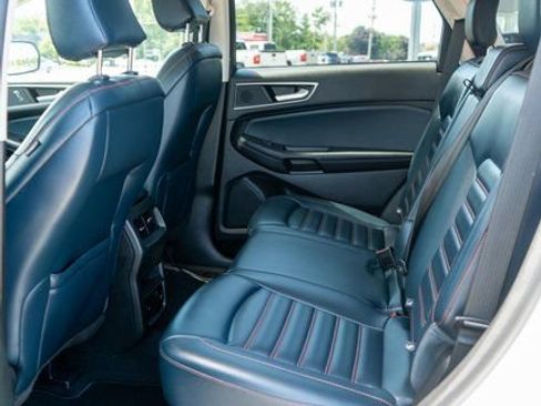 Used 2024 Ford Edge SEL w/ Sport Appearance Package AWD/4WD image 11